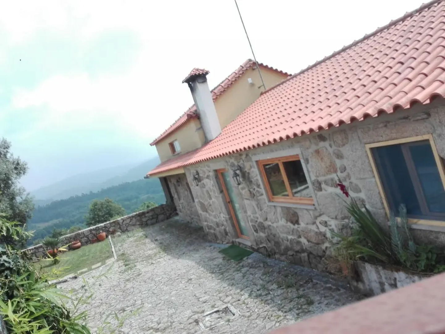 House With 3 Bedrooms in Cossourado, With Wonderful Mountain View, Enclosed Garden and Wifi Near the Beach