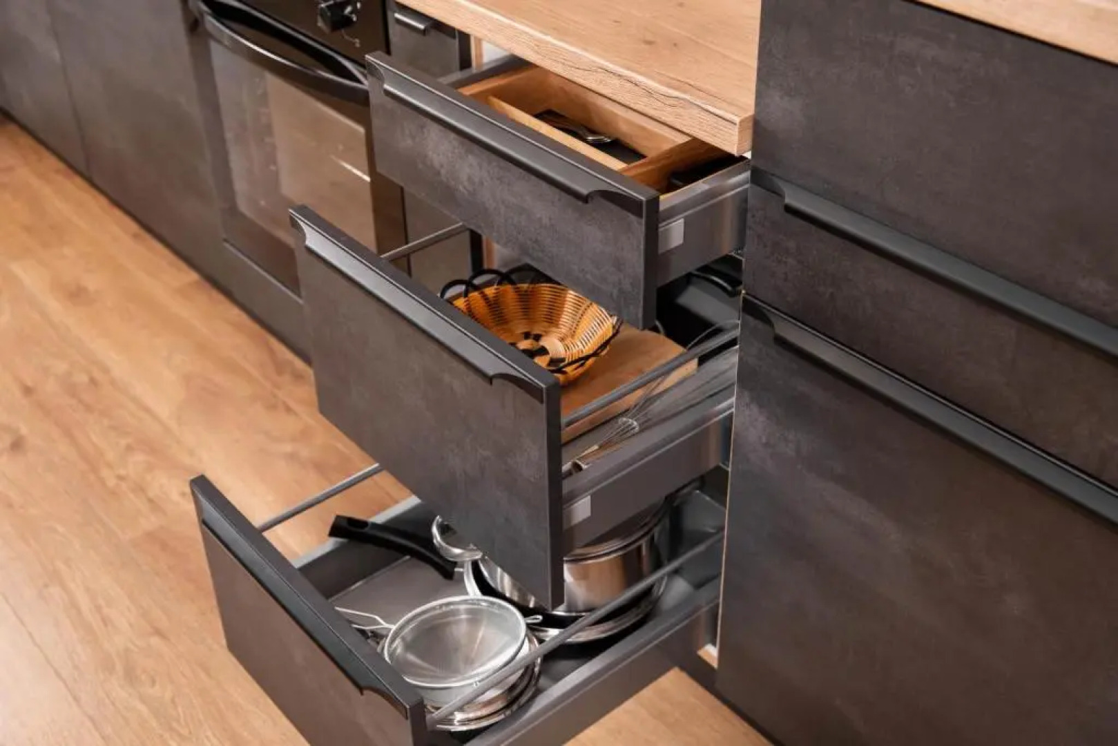 Eriss Studio Suite - OZone building apartment