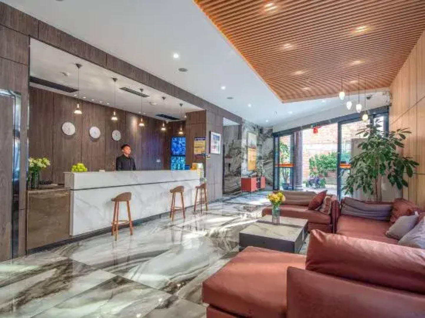 Huayuan Hotel (Maguan County Government Anping Square Branch)