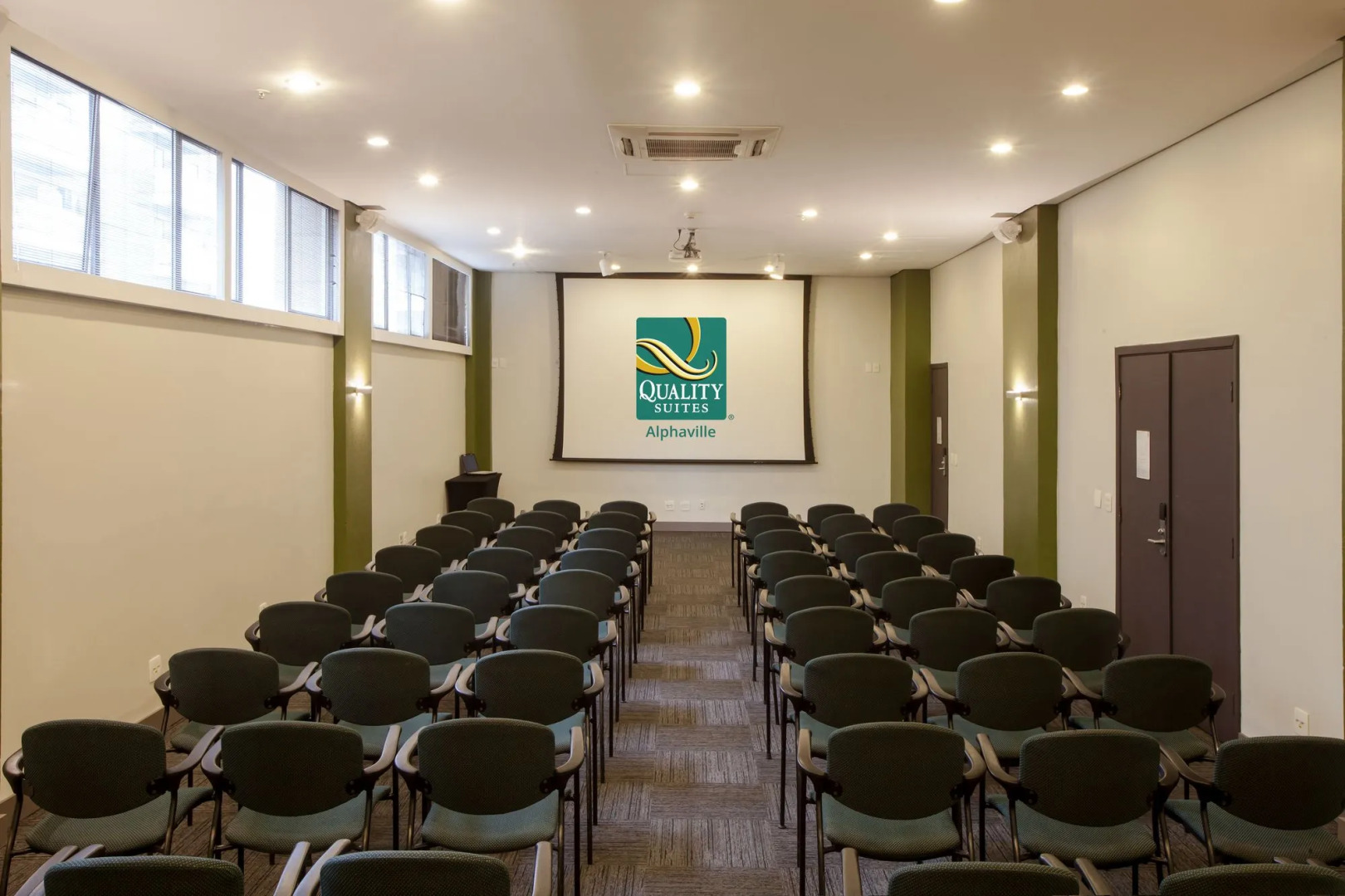 Quality Suites Alphaville