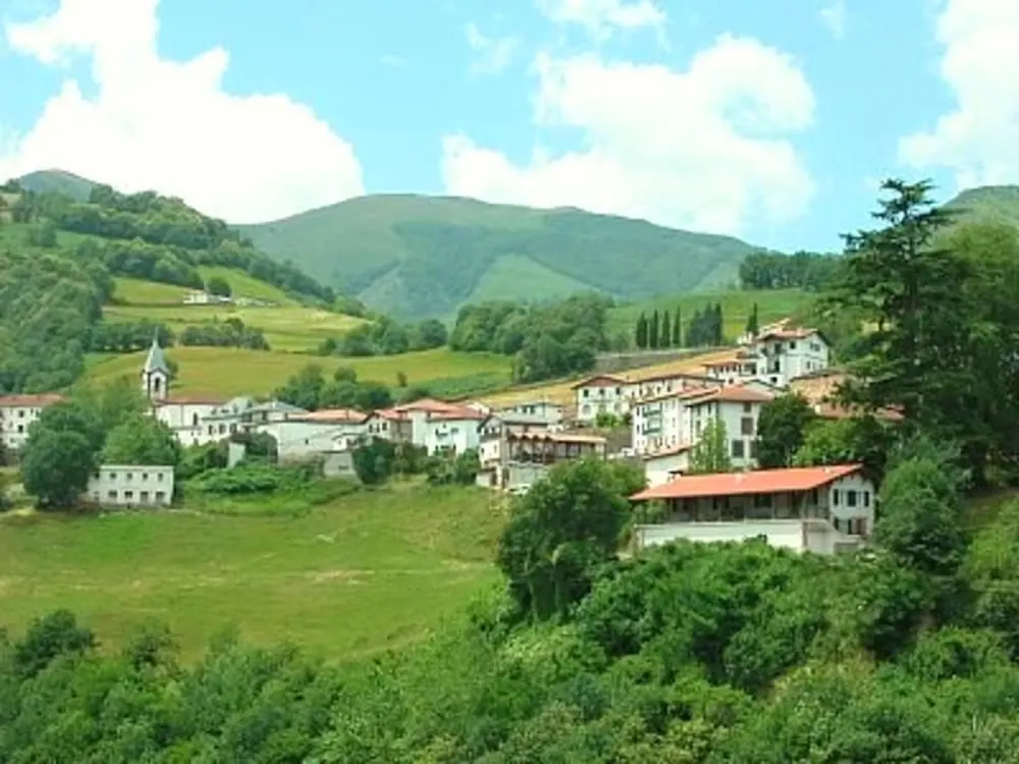 House With 4 Bedrooms in Valcarlos, With Wonderful Mountain View and E