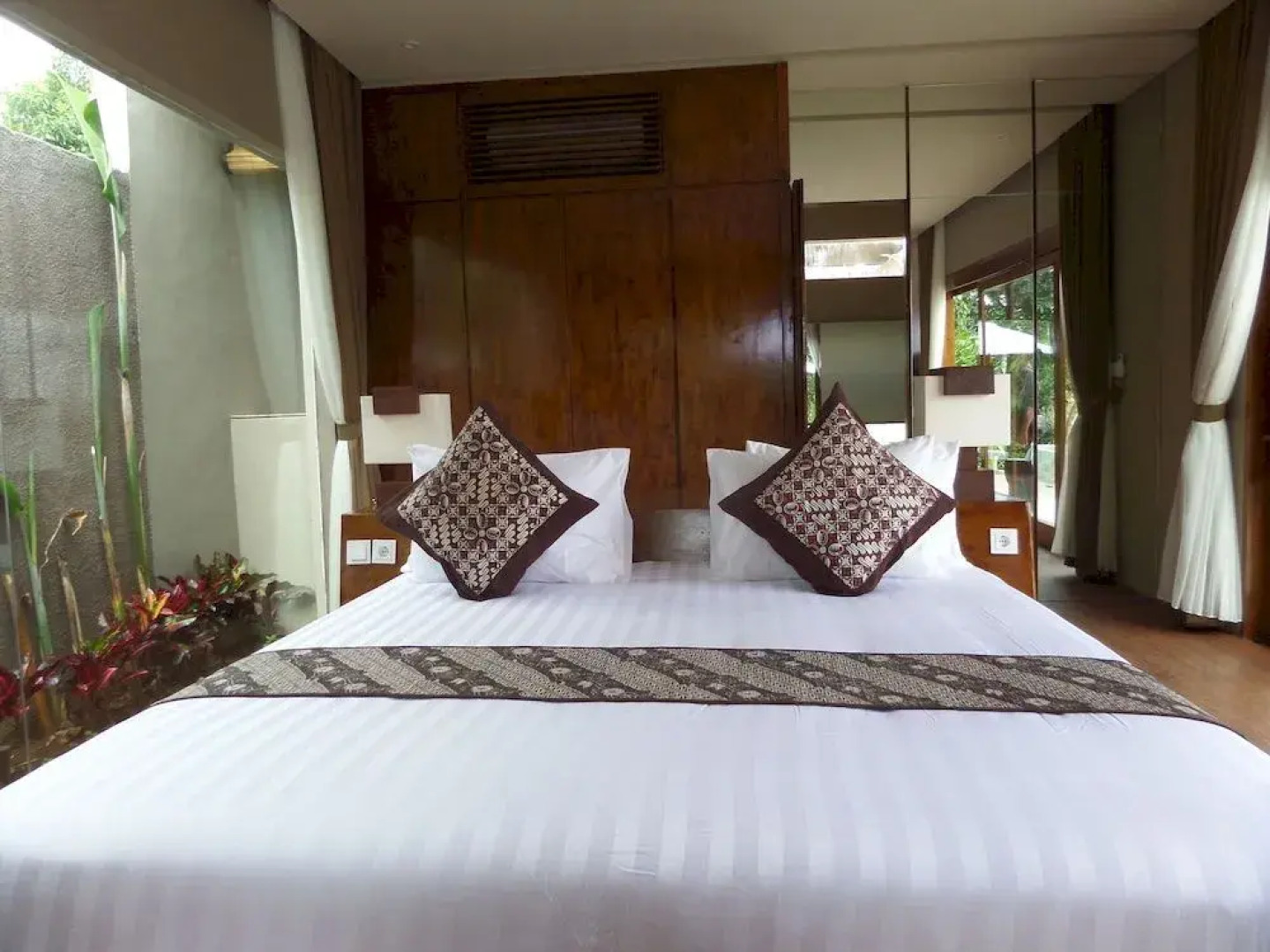 Senetan Villa and Spa Resort