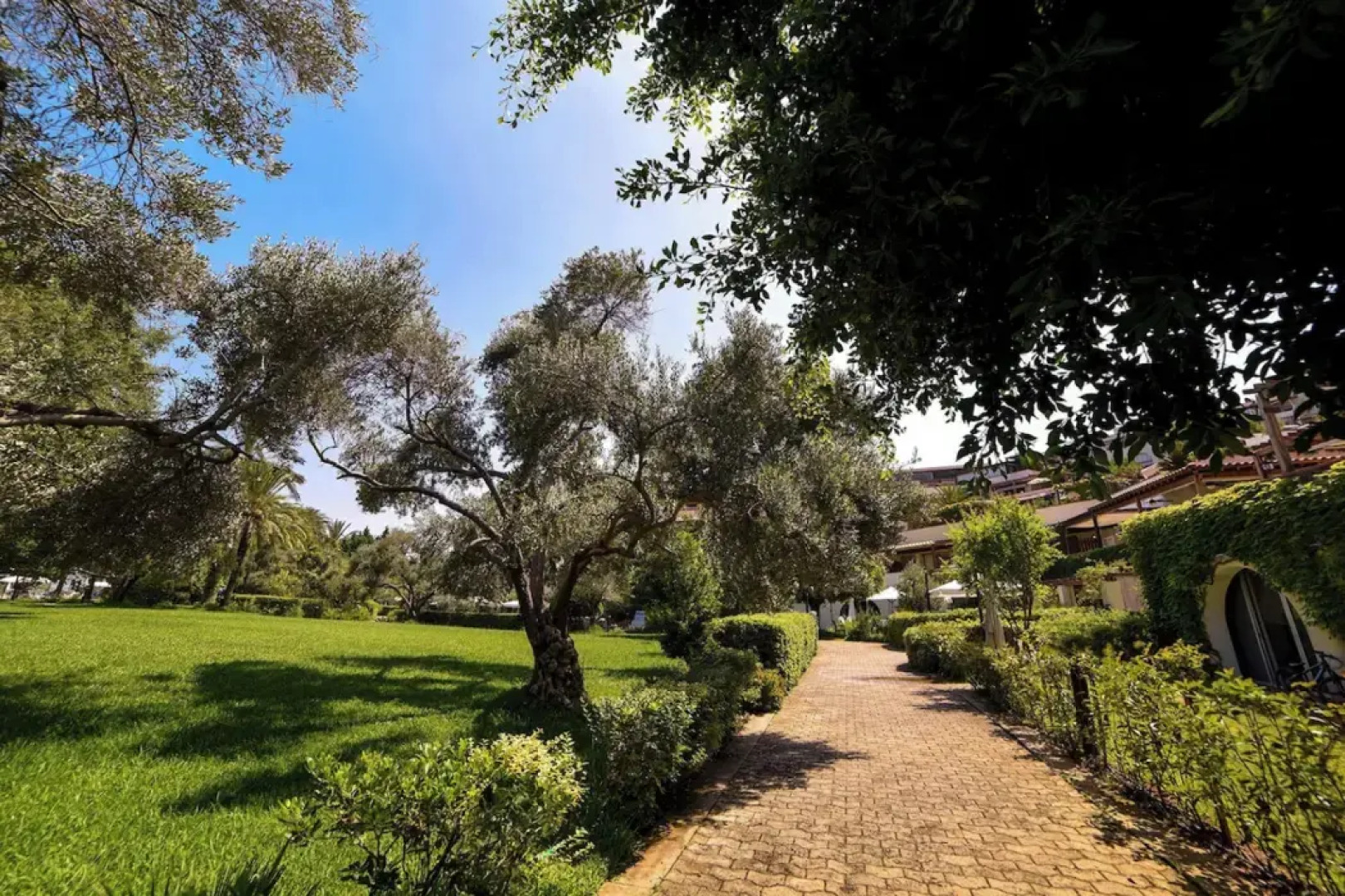 Portemilio Hotel And Resort