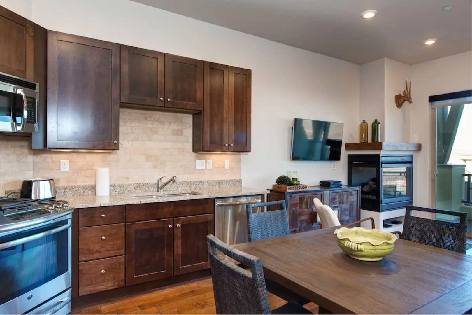 Mountain-View Newpark Terrace Condo by RedAwning