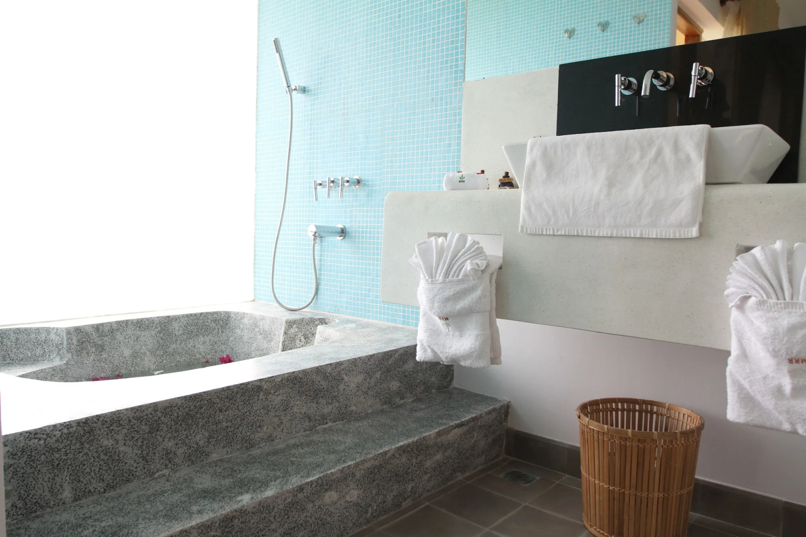 Mekong Riverside Boutique Resort & Spa