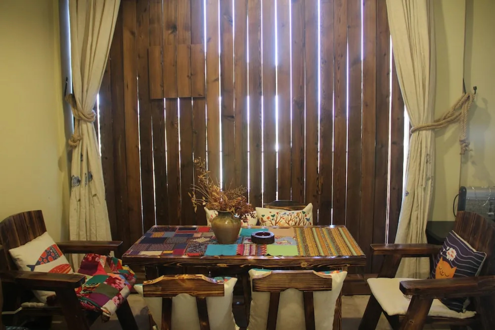 Buyi Hotel Resort Fuxian Lake