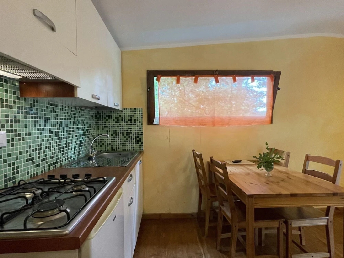 Snug Mobile Home in Toscana With Garden