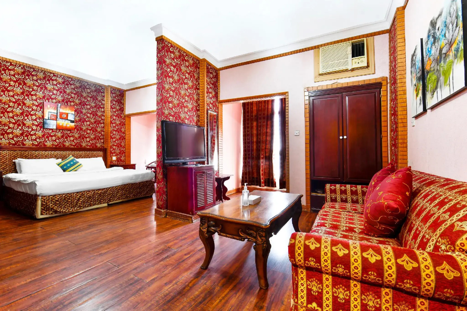 Capital O 125 Moon Plaza Hotel