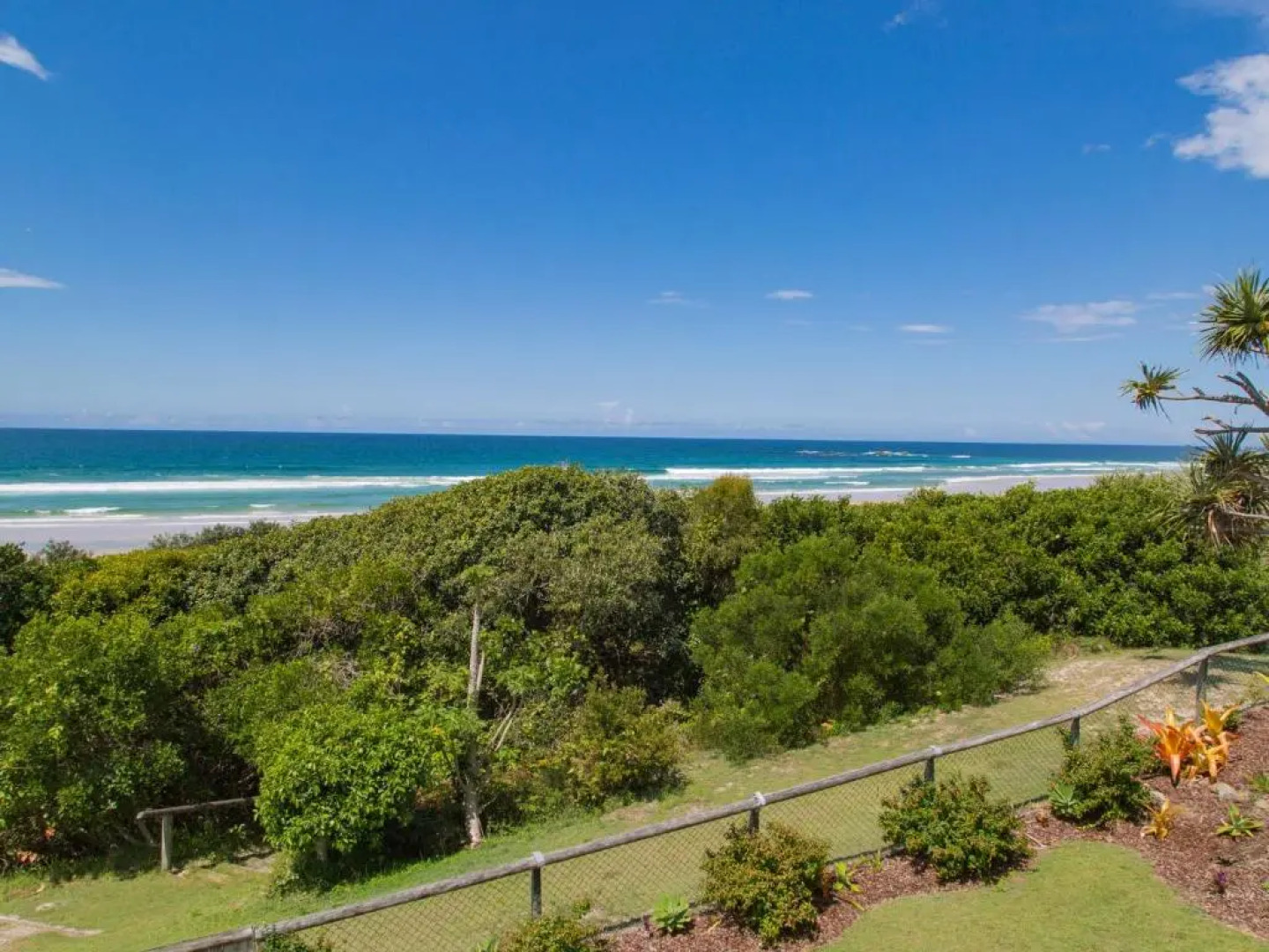 Shoreline Six With Ocean Views To See The Whales