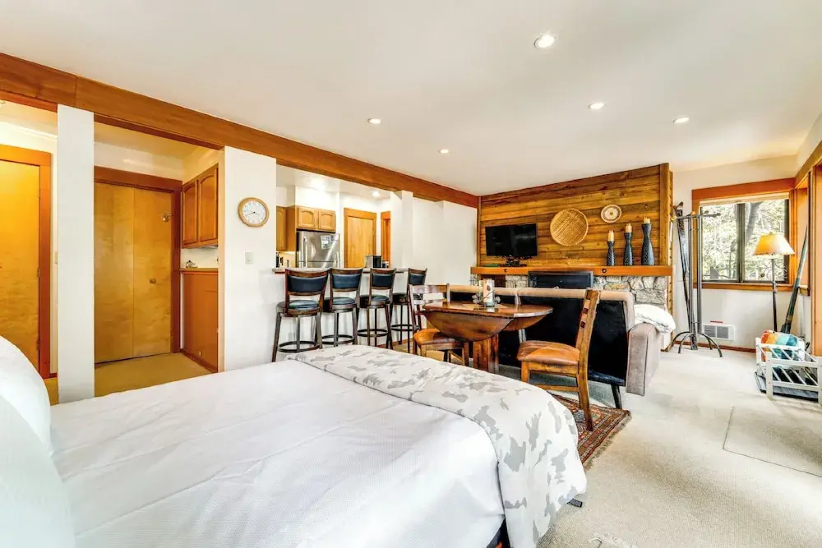 Hike, Sled & Ski! Cozy Tahoe City Condo w/ Hot Tub