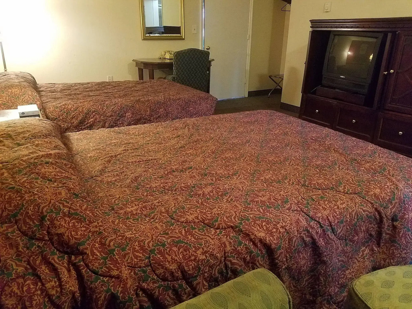 Maplehurst Motel