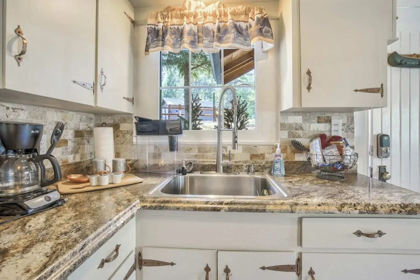 Wine Gazebopikes Peak Mountain Log Cabin for 2