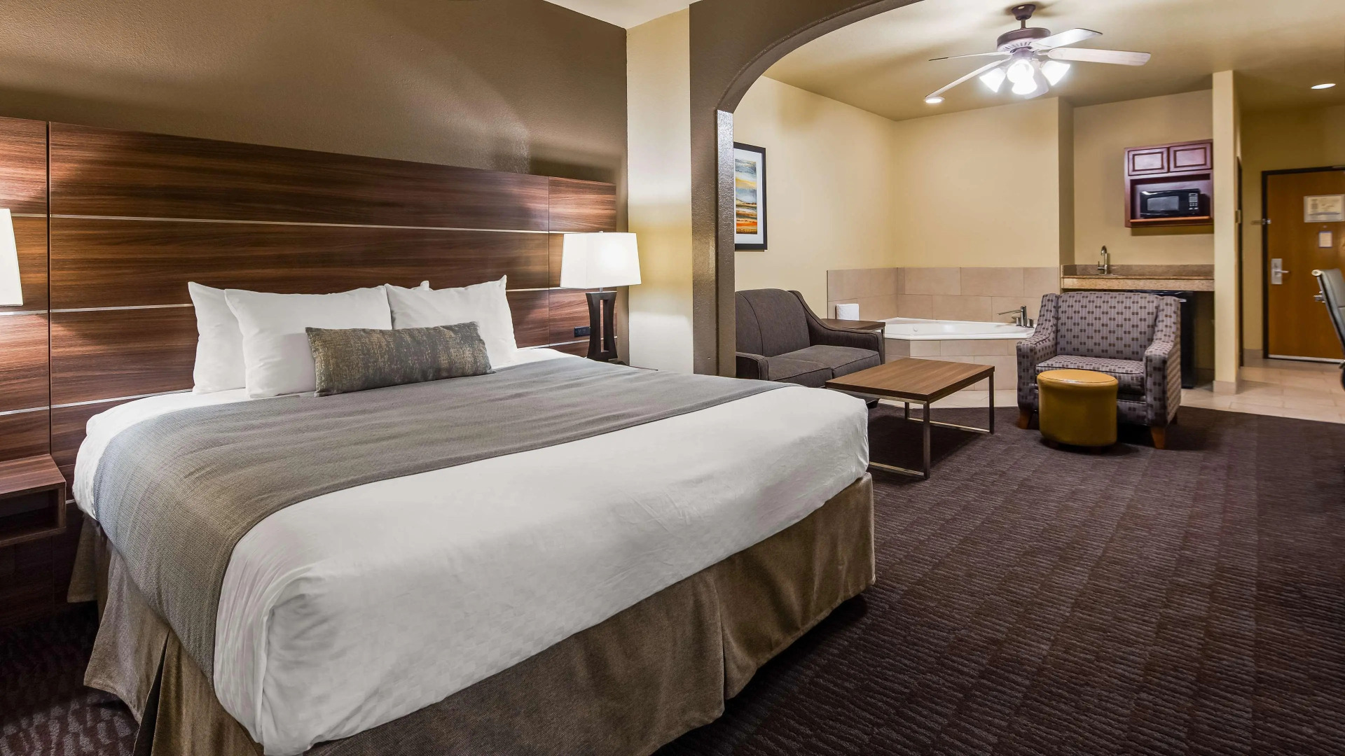 Best Western Plus Hill Country Suites