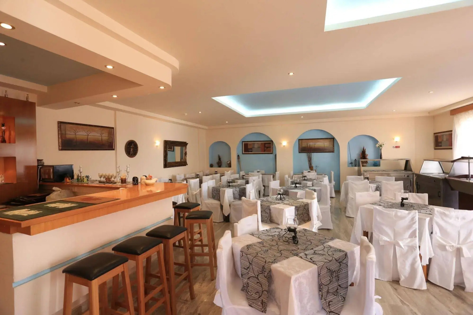 Anthoula Village Hotel