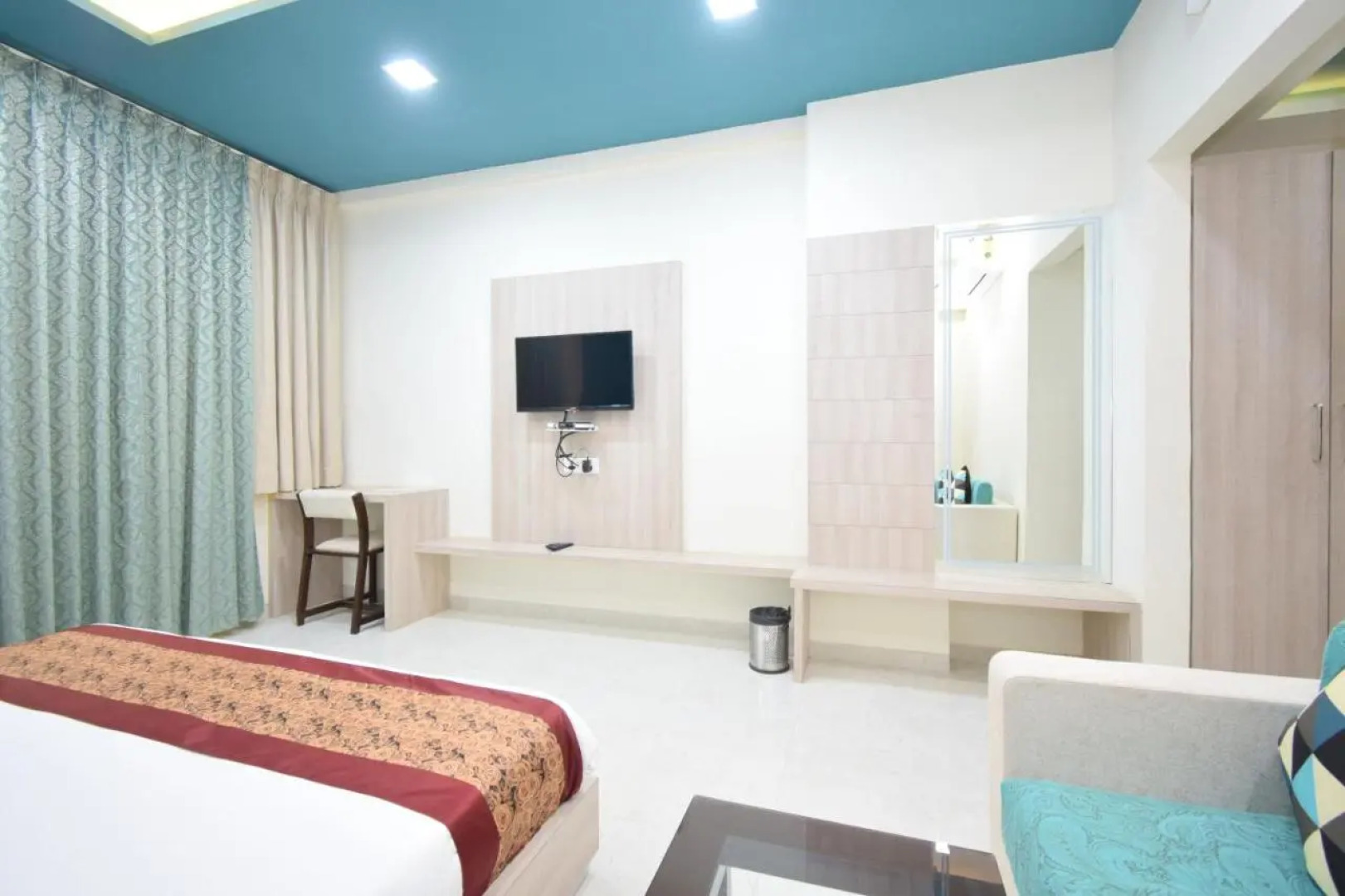 The Sky Imperial  Hotel Gopal Darshan