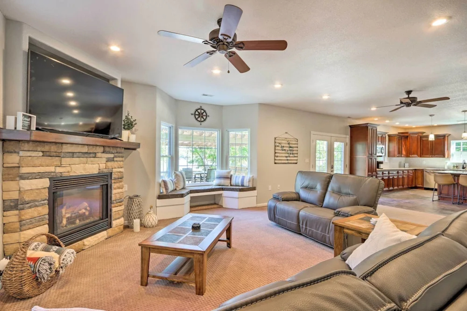 Dock & Jet Ski Slip: Lakeside Sunrise Beach Home!