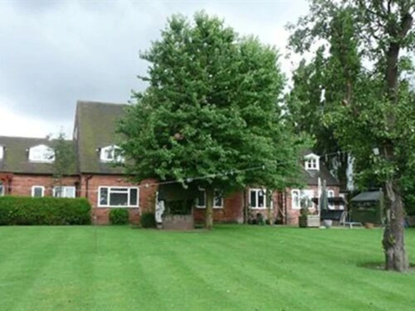 Featherstone Farm Hotel