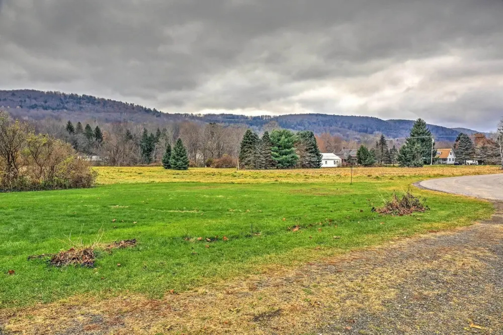 Serene Retreat - 7 Mi to All Star Village