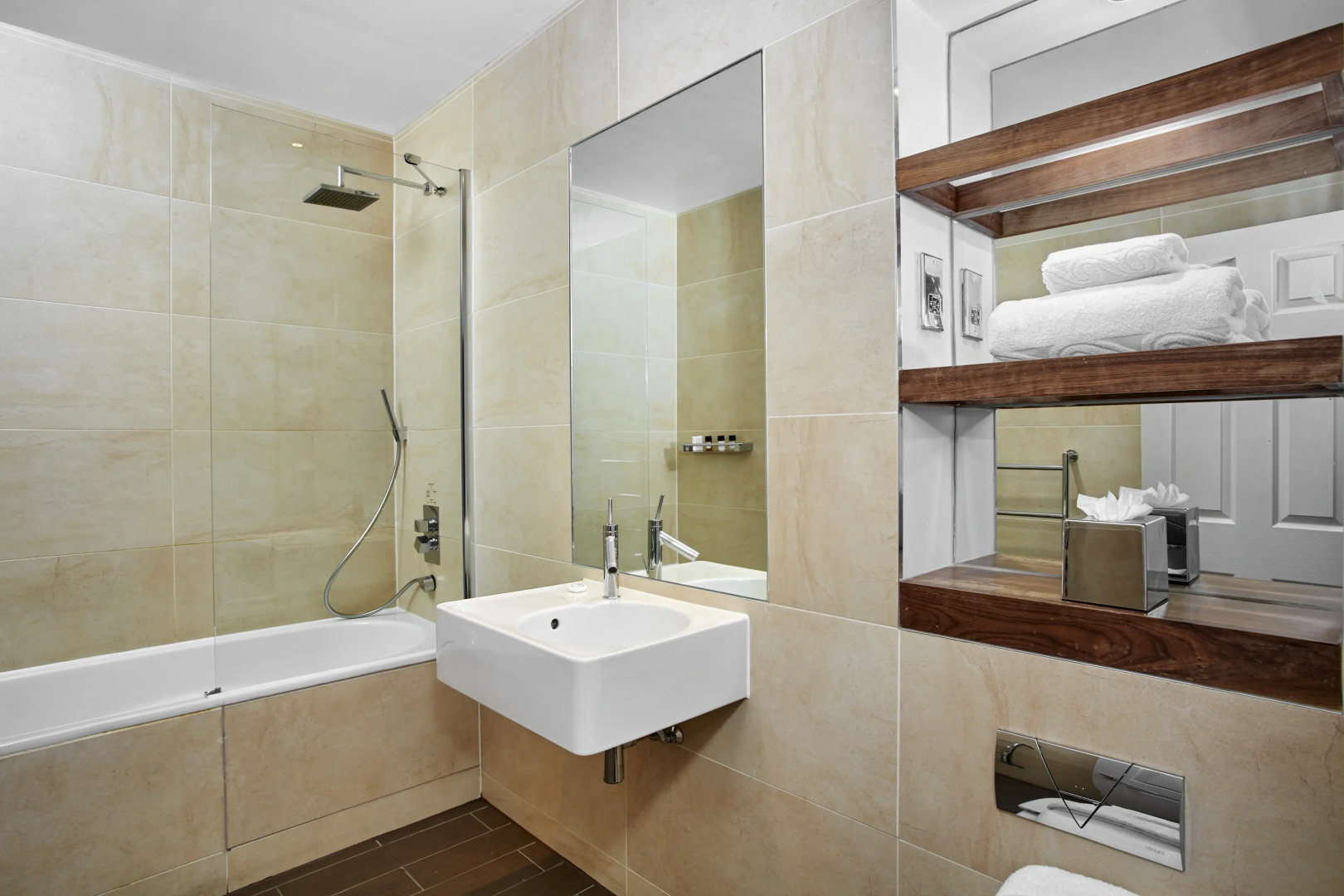 Leonardo Hotel Cardiff