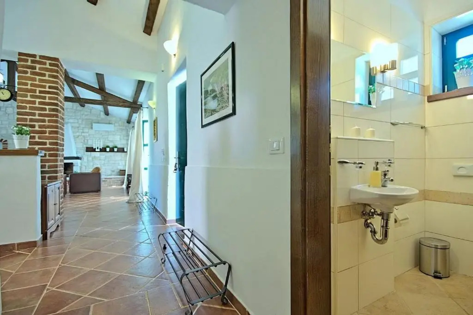 Beautiful Villa In A Quiet Area, With Enclosed Garden, Private Swimming Pool And Outdoor Kitchen