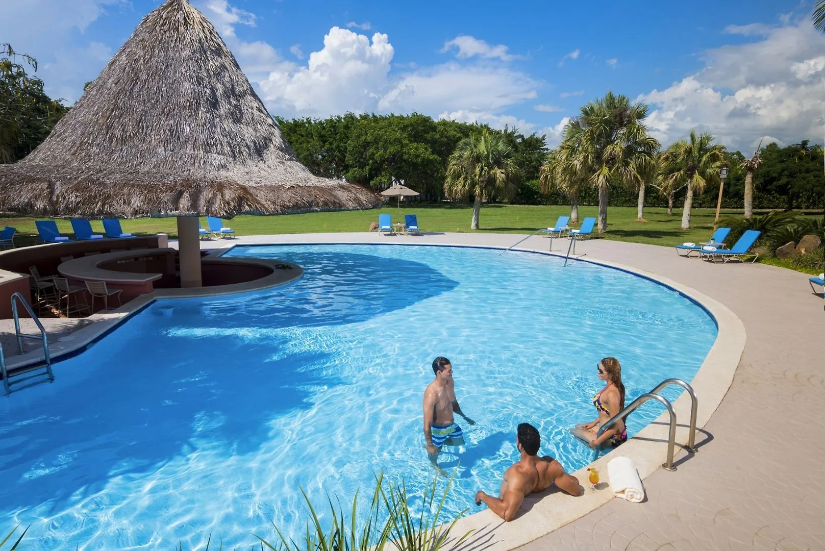 Hodelpa Garden Suites Golf & Convention Center