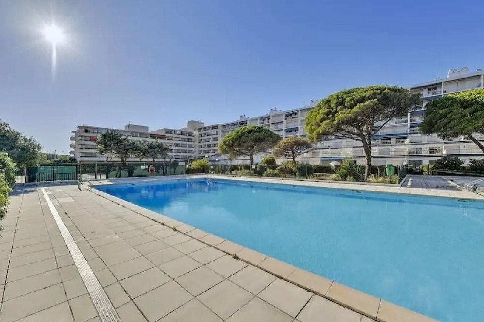 Splendide T2 piscine terrasse clim