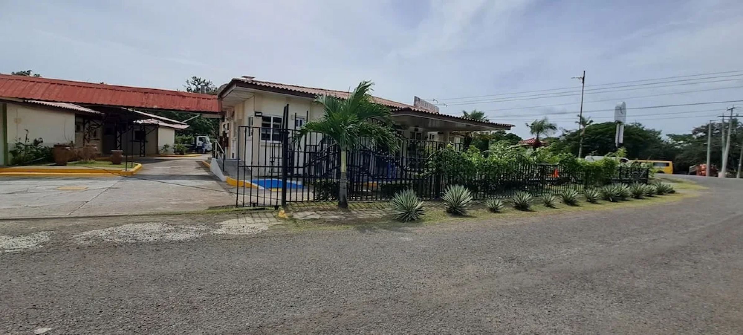 Mi Casa Asi de Grande