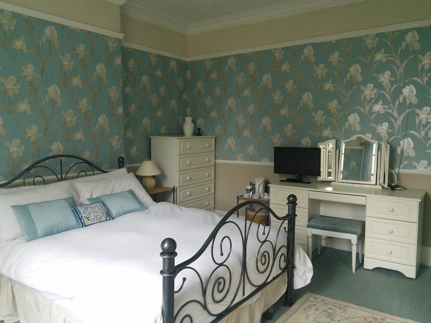 North Laurels Guesthouse