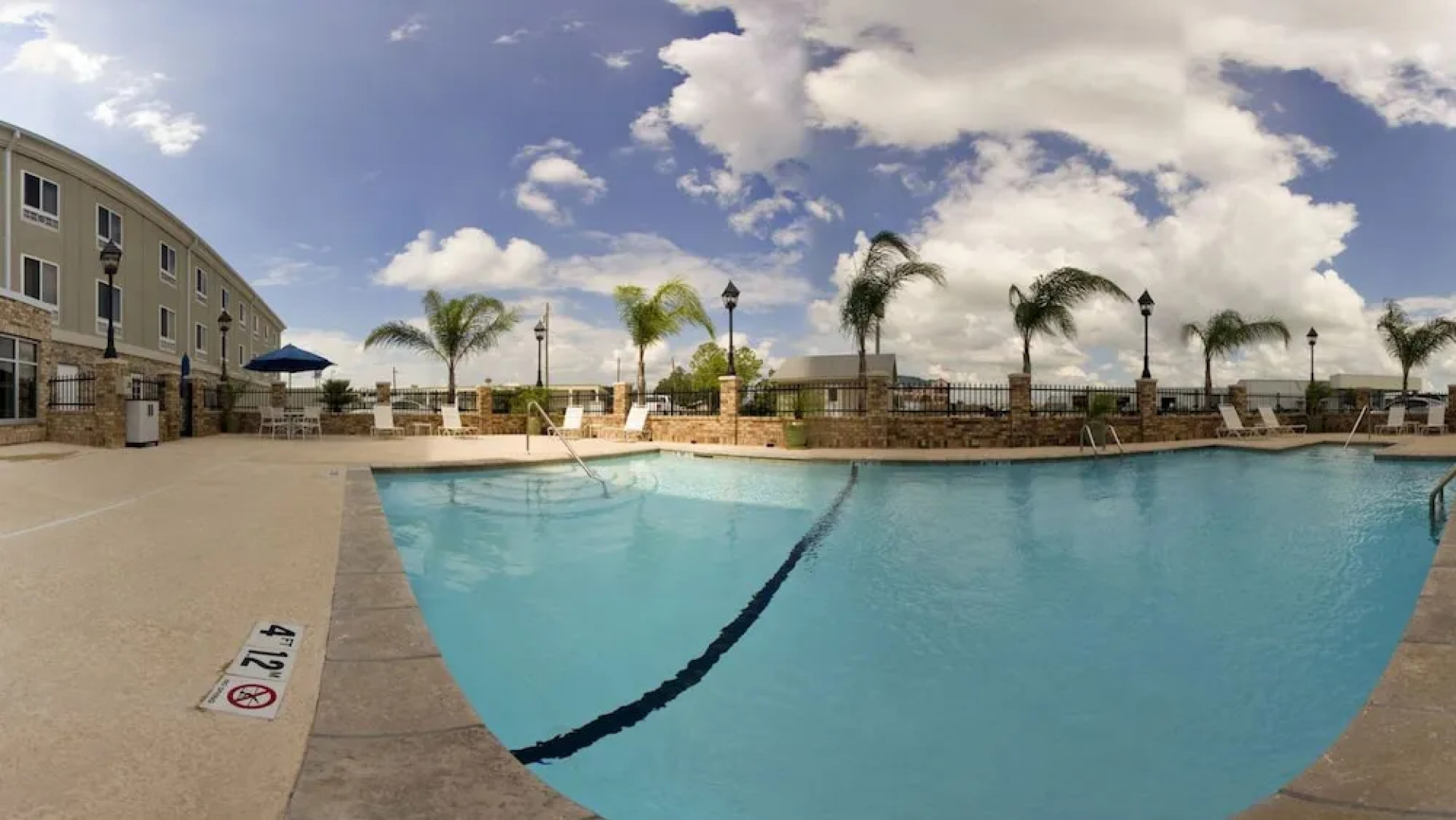 Holiday Inn Express & Suites New Iberia-Avery Island