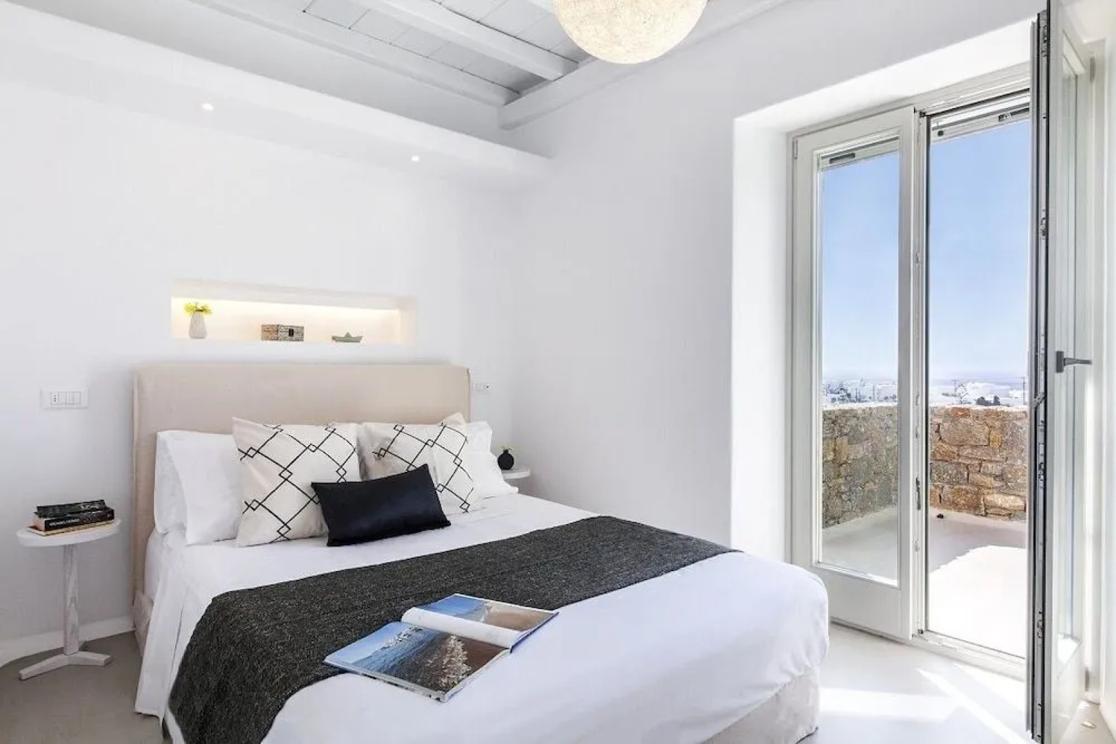 Villa Blue - White by Thea-concept