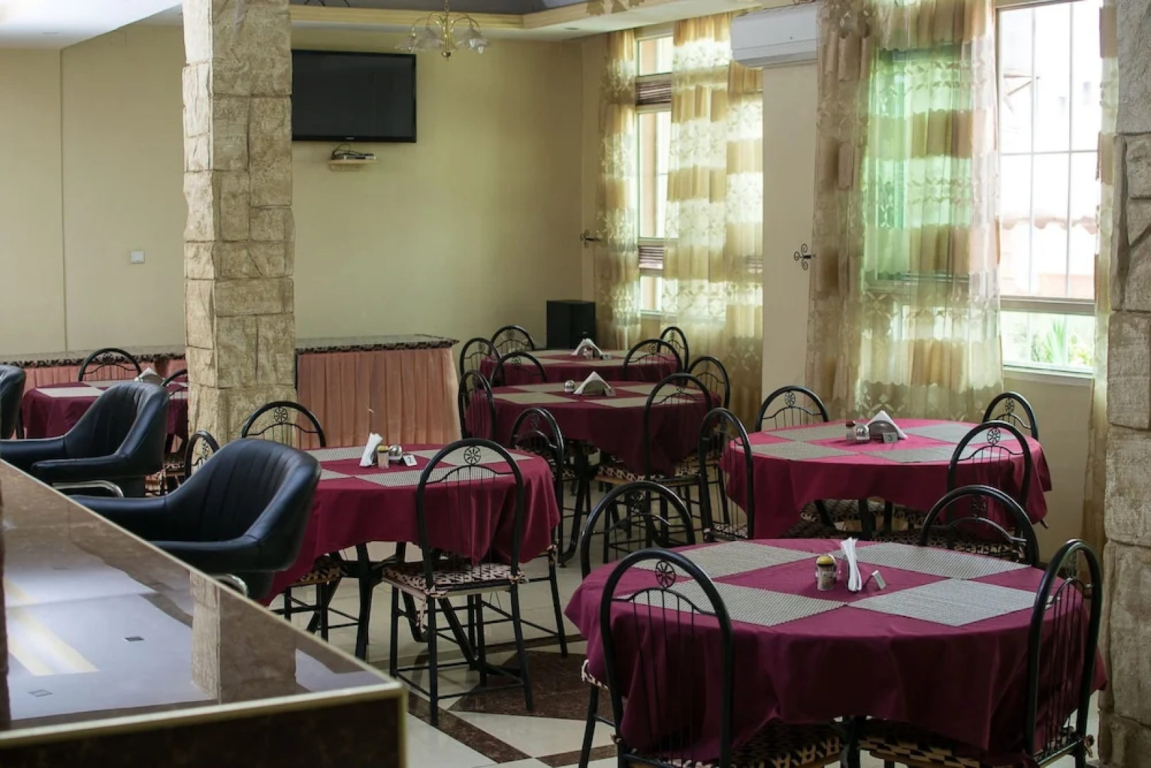 La Perle Hotel