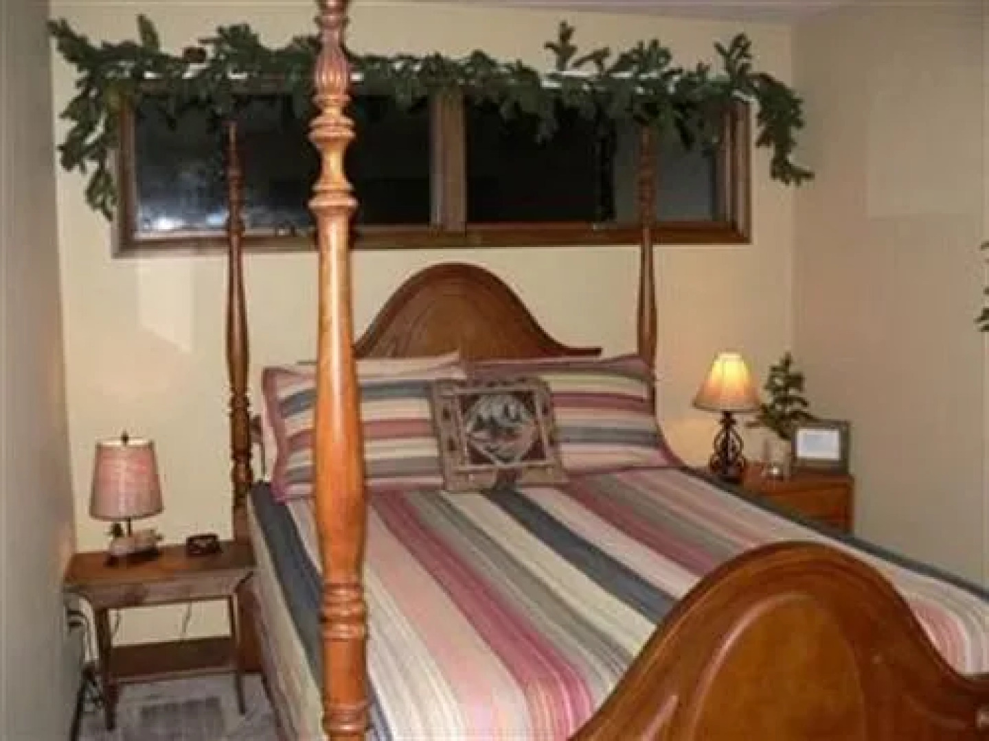 Whispering Oaks Bed & Breakfast