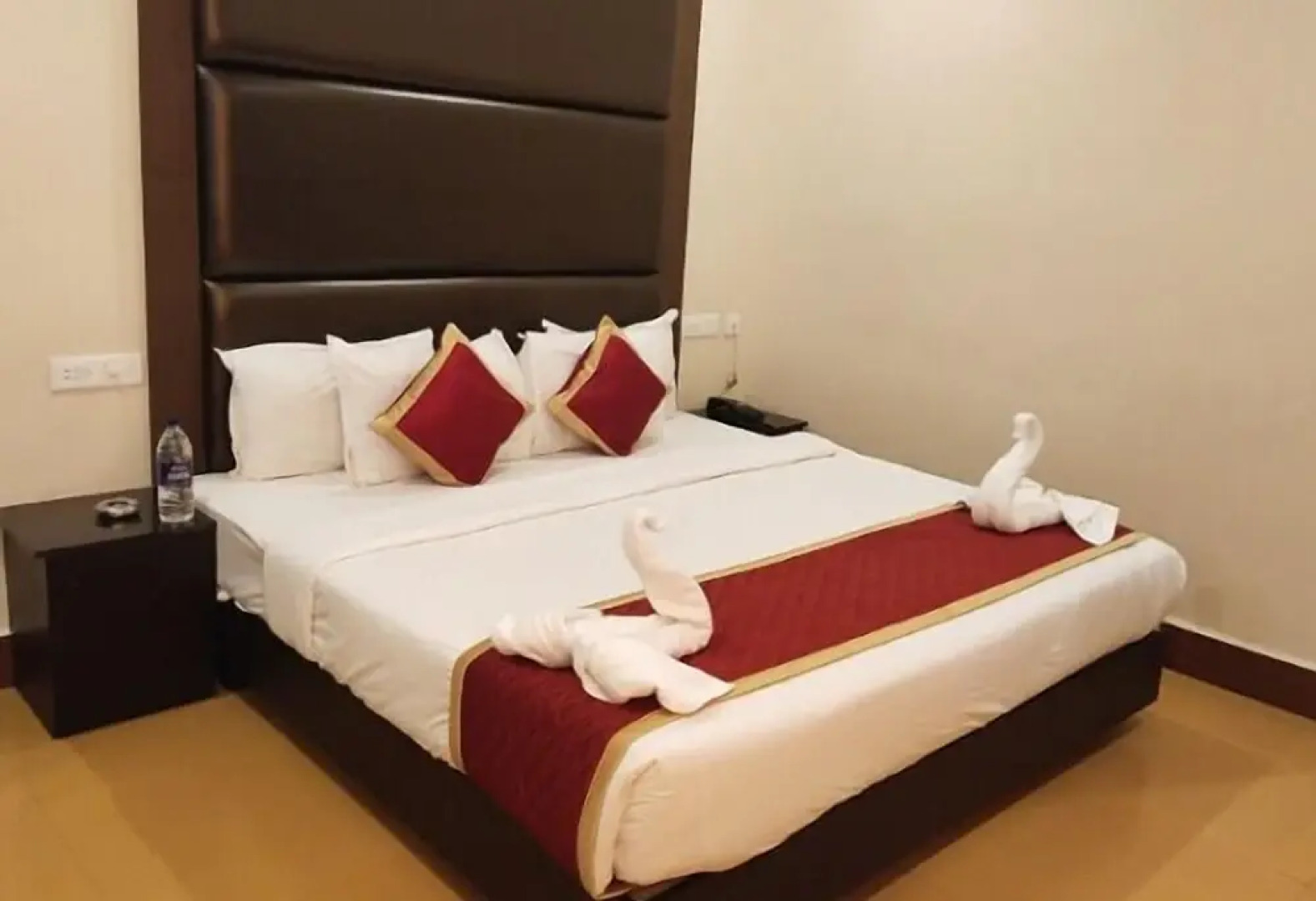 Hotel Pioneer Paradise