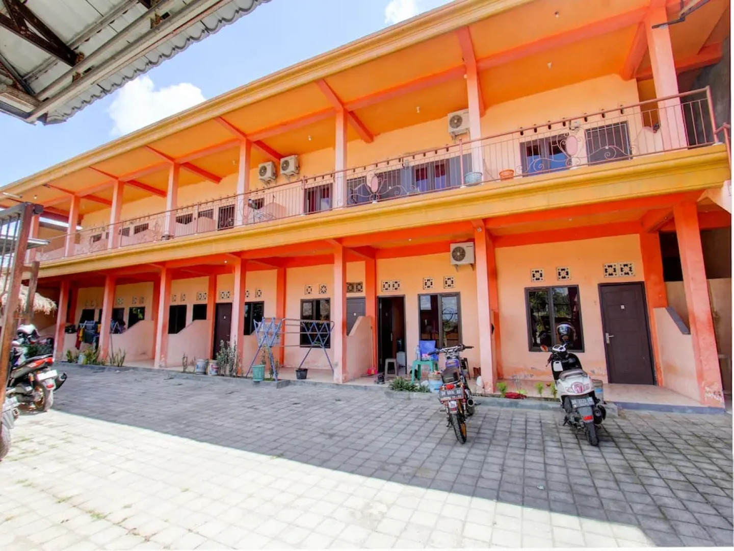 OYO Life 92847 Penginapan Muslim Walker