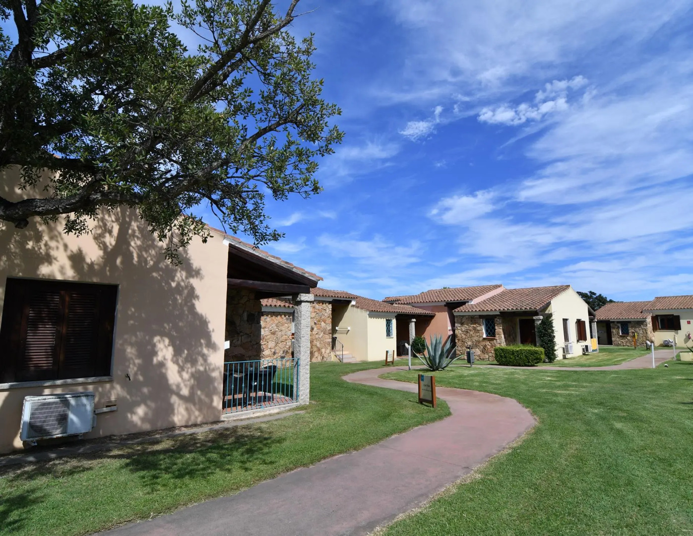 Li Suari Club Village