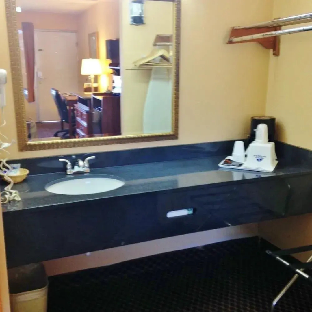 Americas Best Value Inn Forest