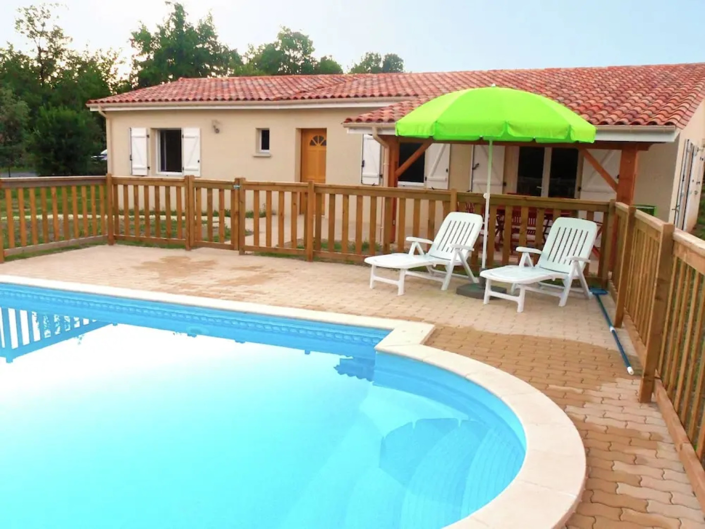 Cozy bungalow in the authentic French countryside