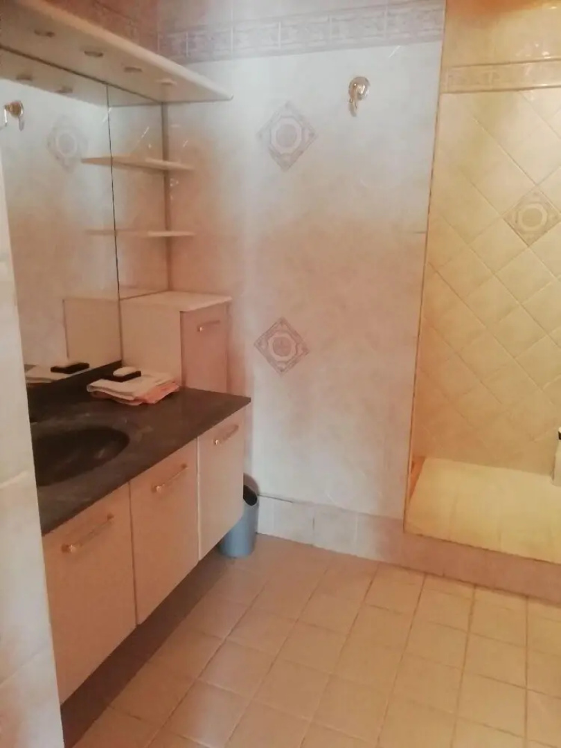 villa climatisée grande piscine 6-8 pers sans vis à vis