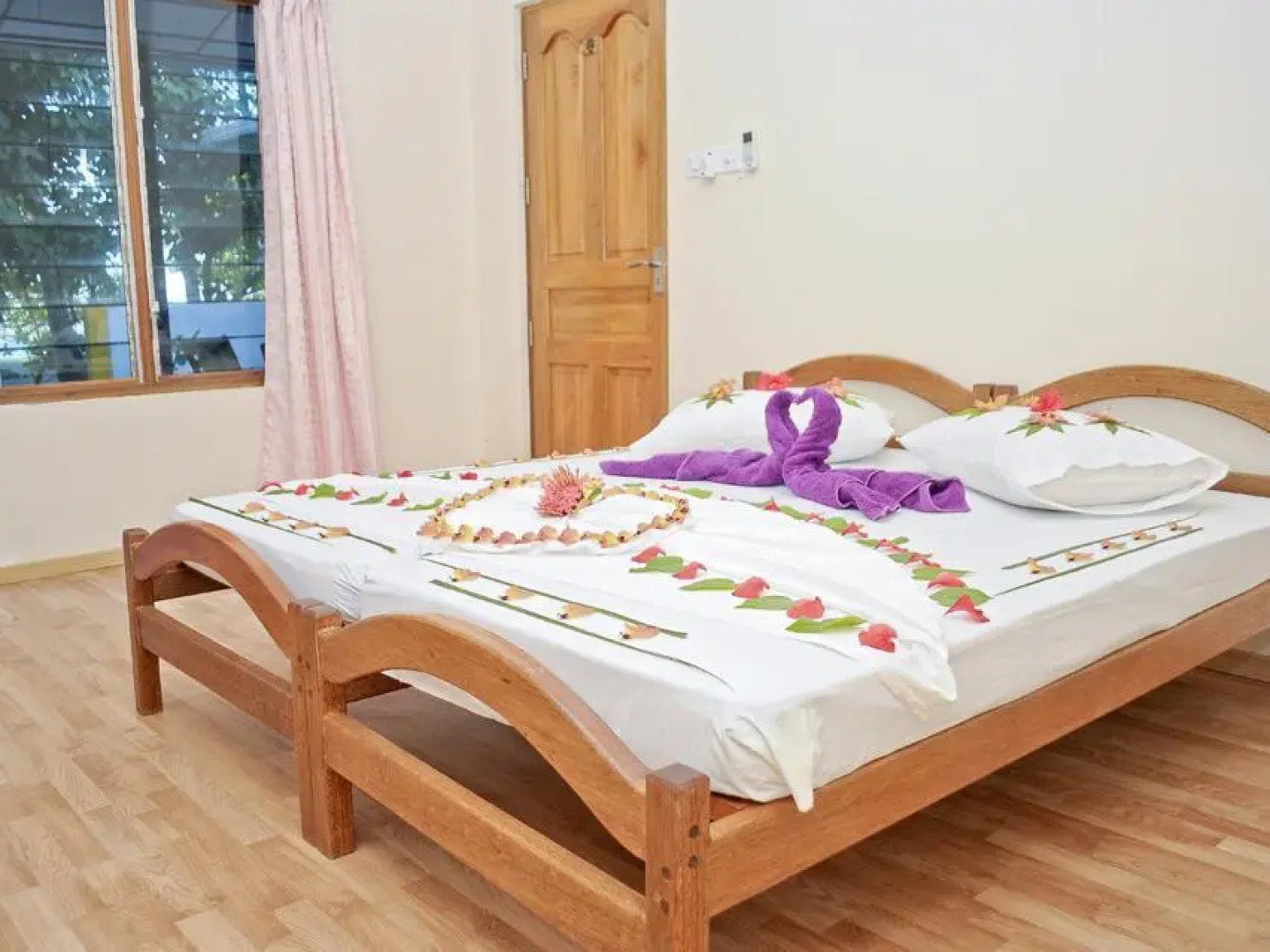 Гостевой дом Fulidhoo Laperla Guesthouse