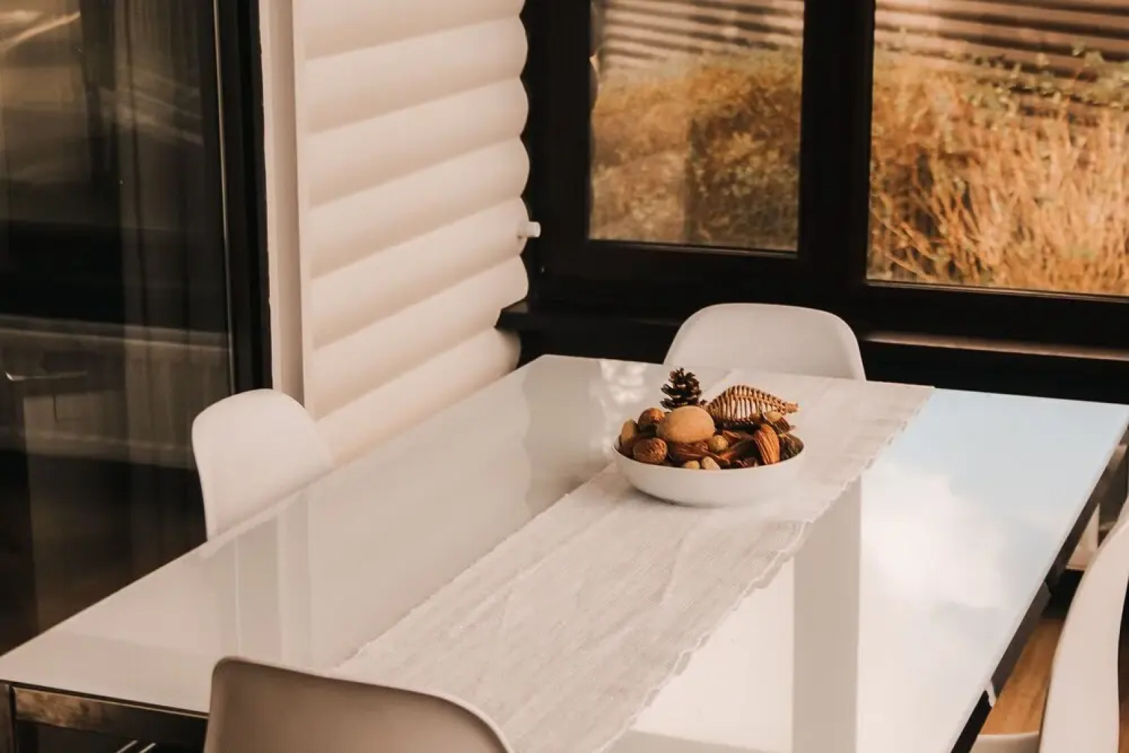 Keer Side Lodge, Luxury lodge with private hot tub at Pine Lake Resort