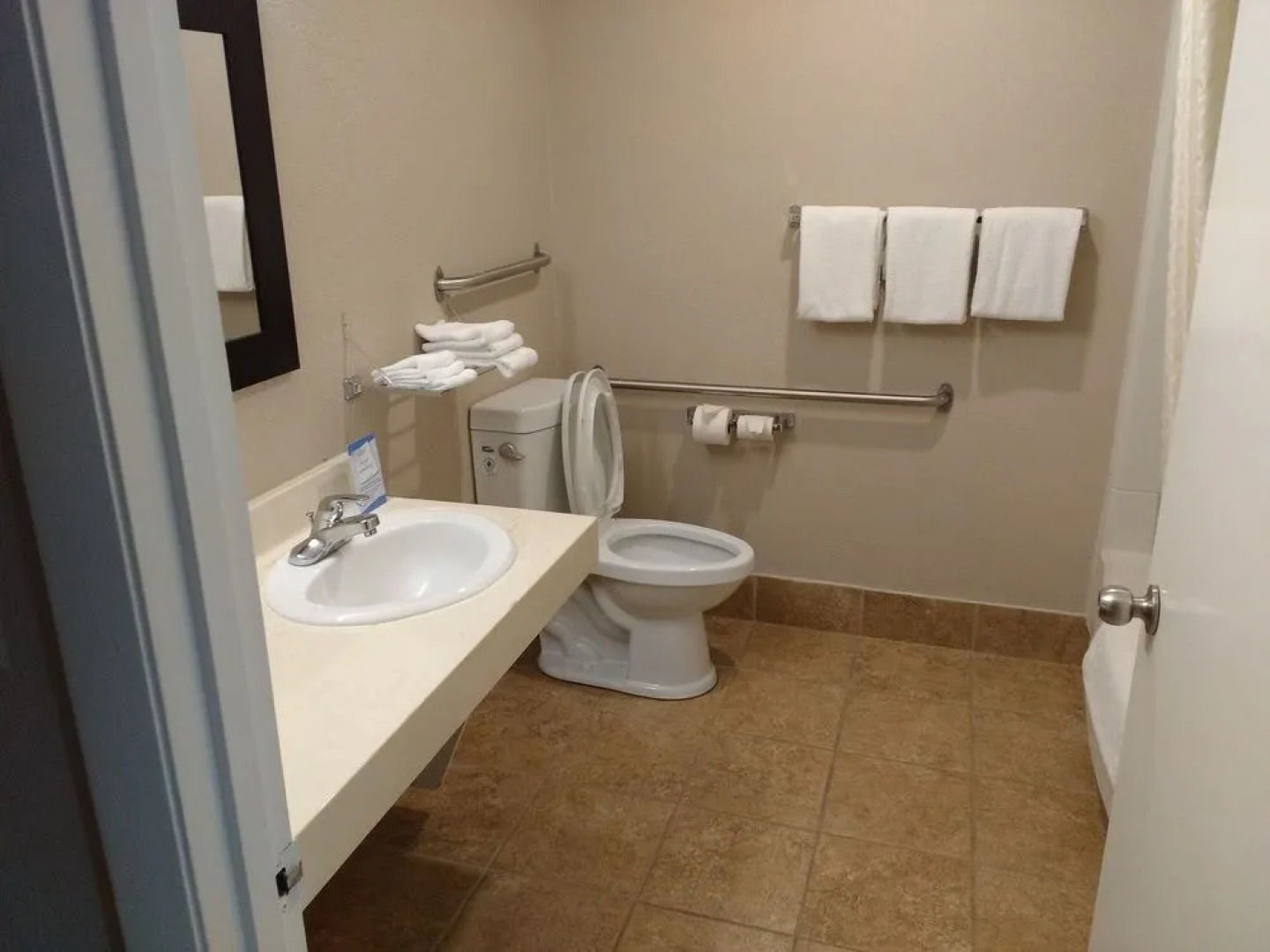 Baymont Inn & Suites Muncie Near Ball State University