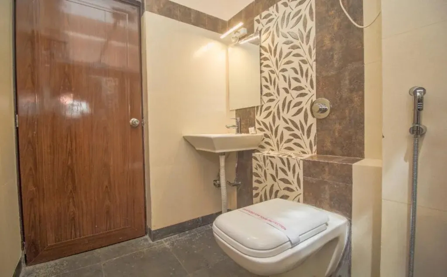 Hotel Debrani International