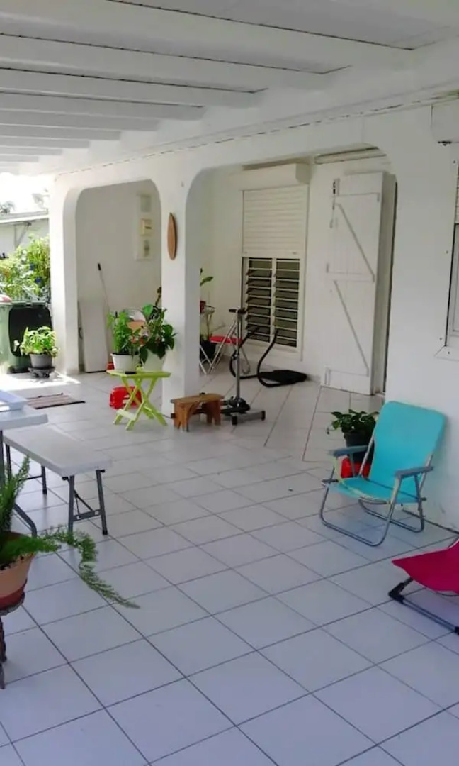 House with One Bedroom in Petit Bourg, with Enclosed Garden And Wifi