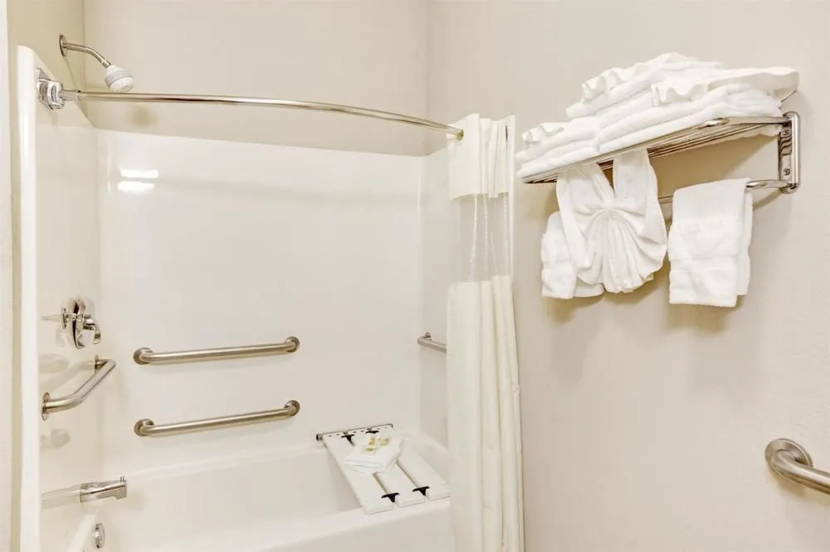 Days Inn Suites Airport Southwest