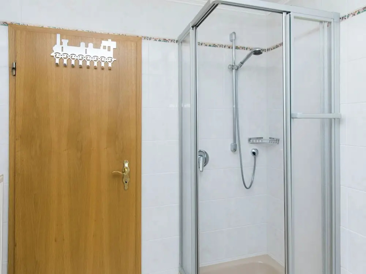 Beautiful property (65 m) with terrace and a small garden.