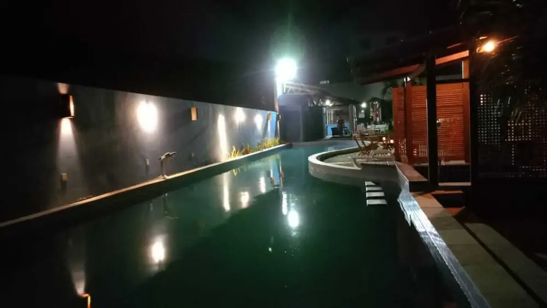 Paradise Beach Hotel & Spa