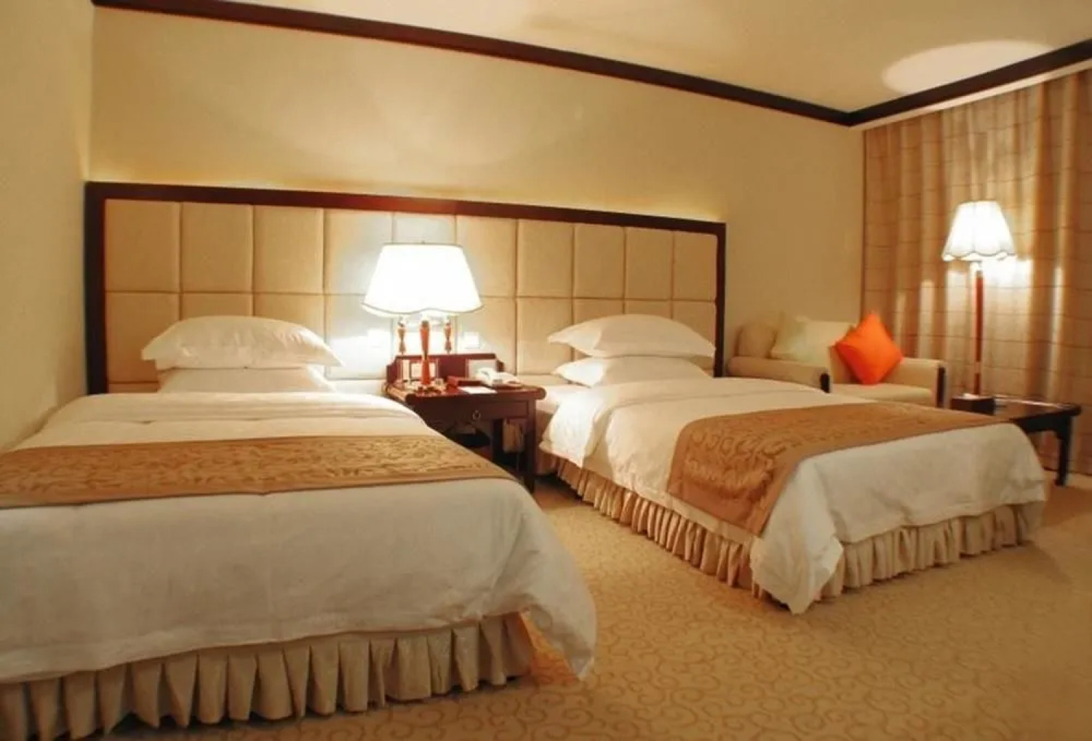 March Flower International Hotel