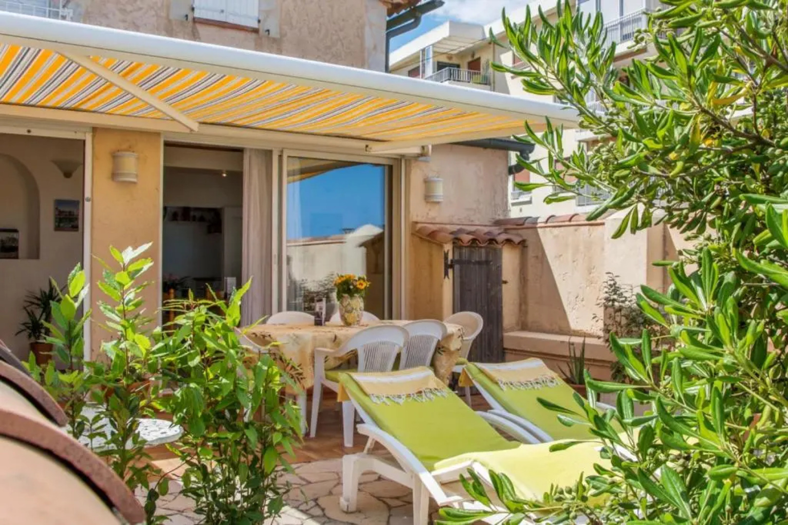 Beautiful 2br with AC and sea-view terrace in La Seyne-sur-Mer Welkeys
