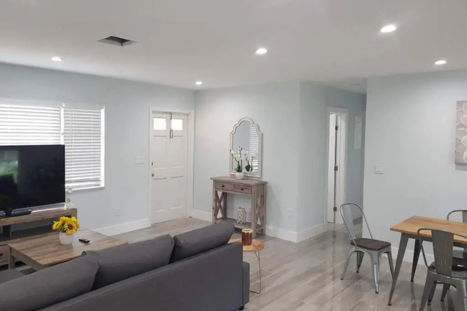 Lakeside Vacation Home