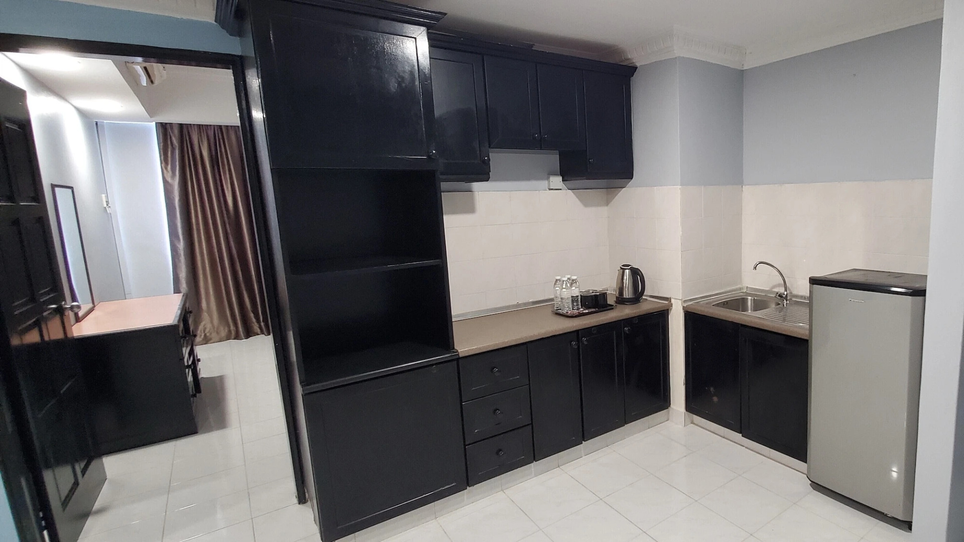 Leisure Cove Hotel & Apartments